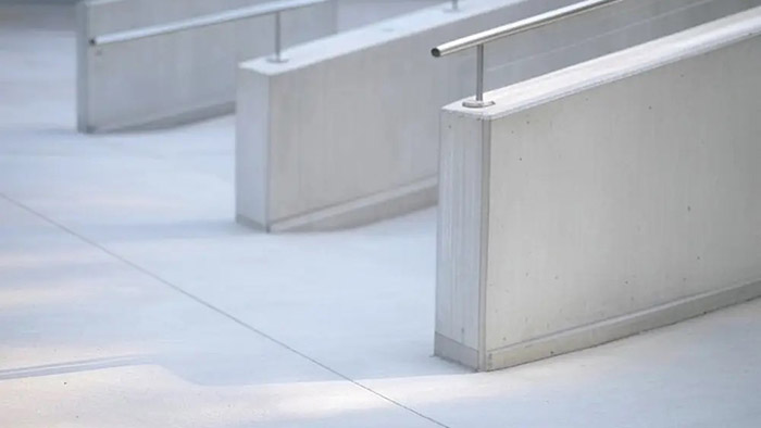 مزایای اجرایی میکروسمنت در رمپ ویلچر